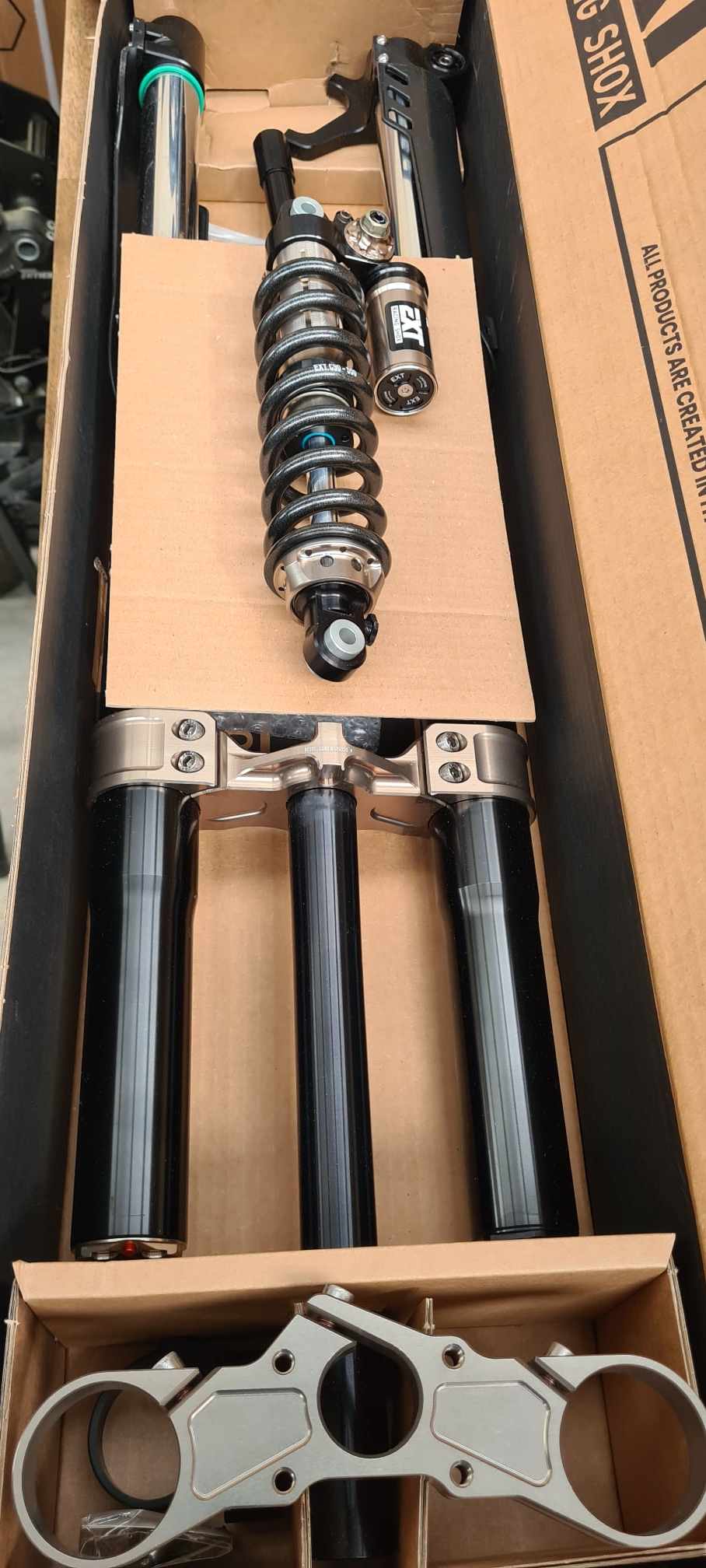 EXT Ferro 2 forks and EXT Arma rear shock combo